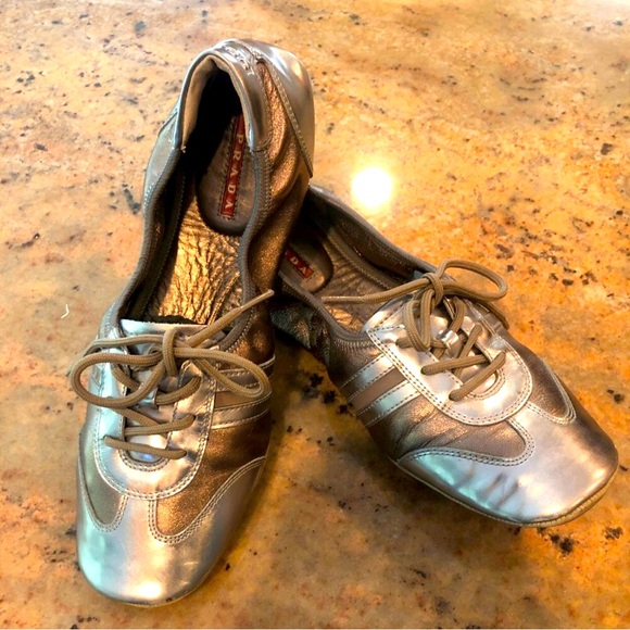 The Prada Laced Up Ballet Flats Leather Women Shoes in size 38.5. Silver/Tan - Picture 1 of 3